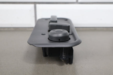 2003-2007 Hummer H2 - Driver Left Power Seat Adjuster Switch W/ Bezel 88942385