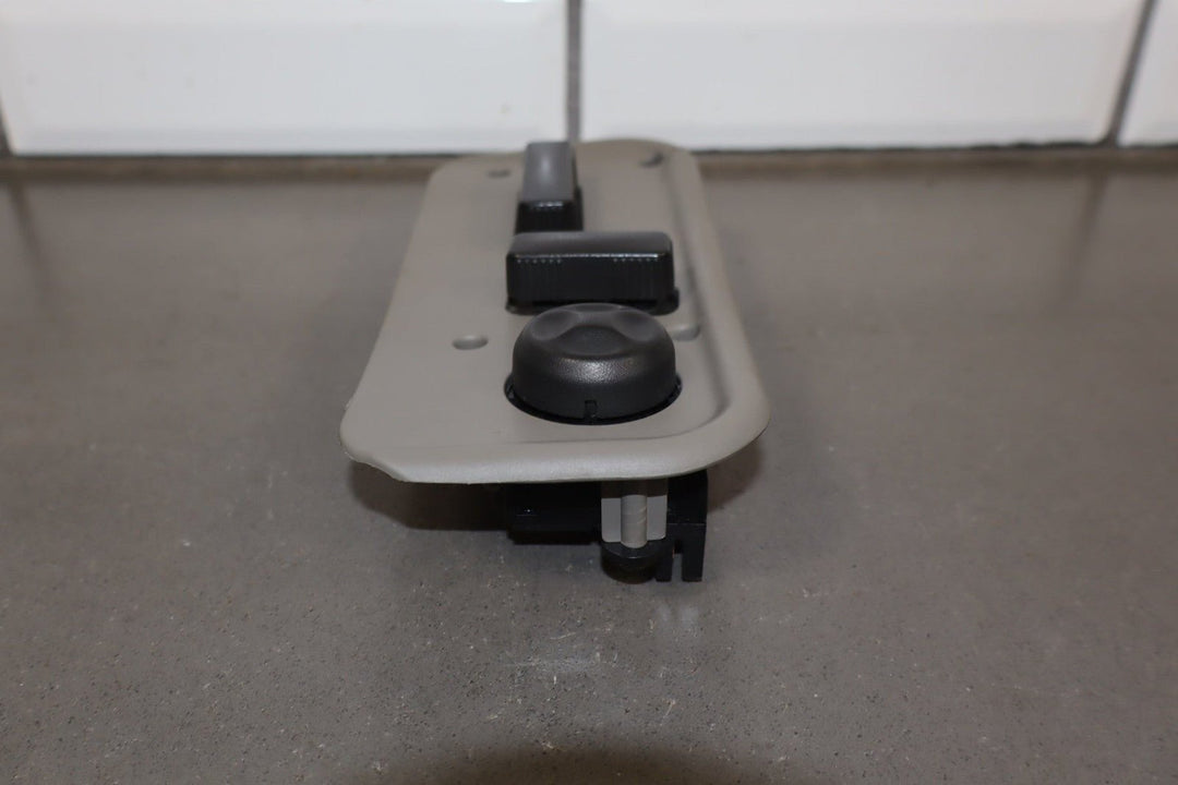 2003 - 2007 Hummer H2 - Driver Left Power Seat Adjuster Switch W/ Bezel 88942385