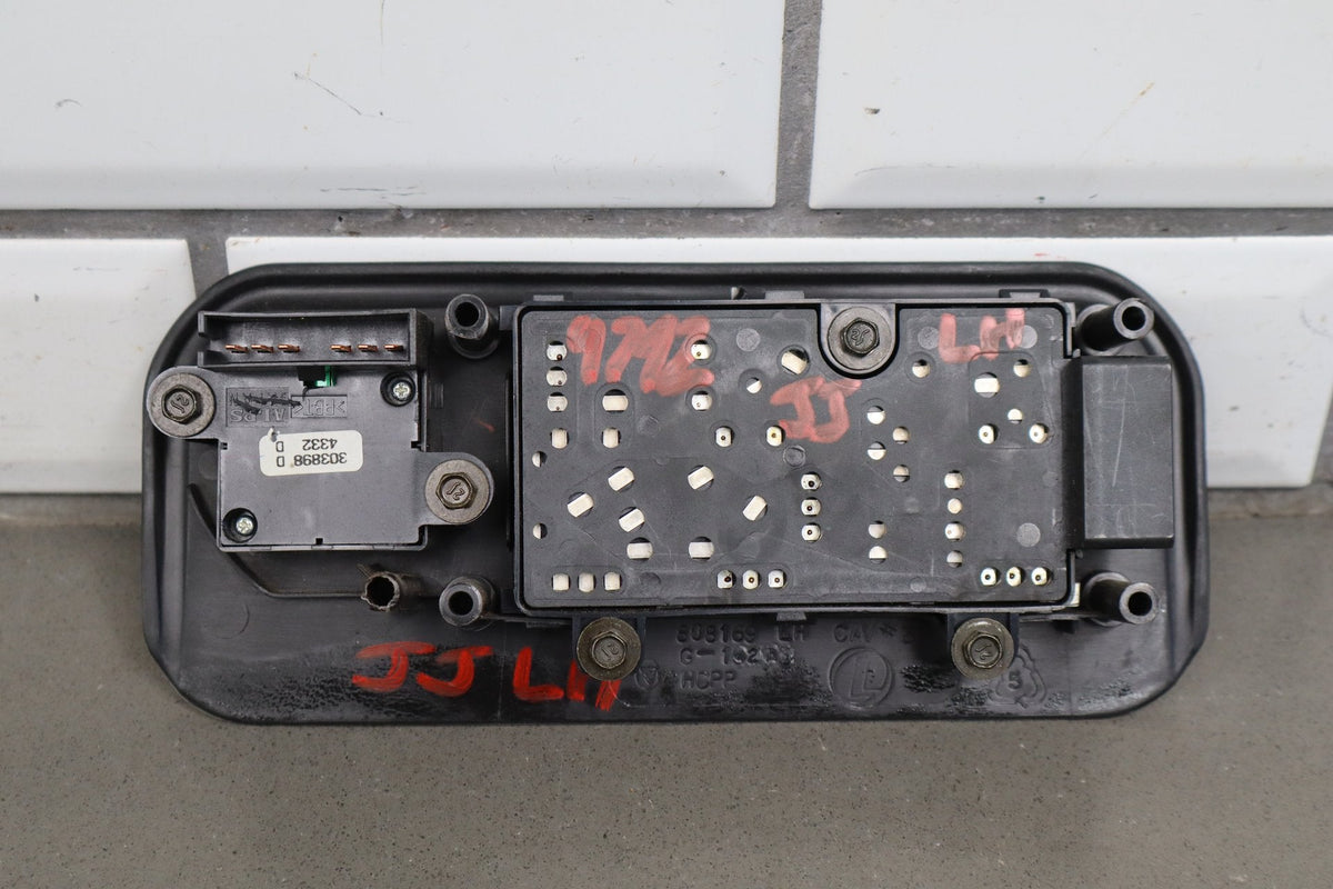 2003-2007 Hummer H2 - Driver Left Power Seat Adjuster Switch W/ Bezel 88942385