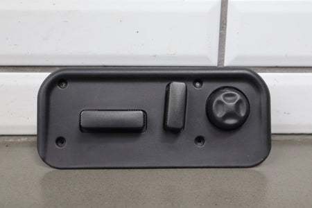 2003-2007 Hummer H2 - Driver Left Power Seat Adjuster Switch W/ Bezel 88942385