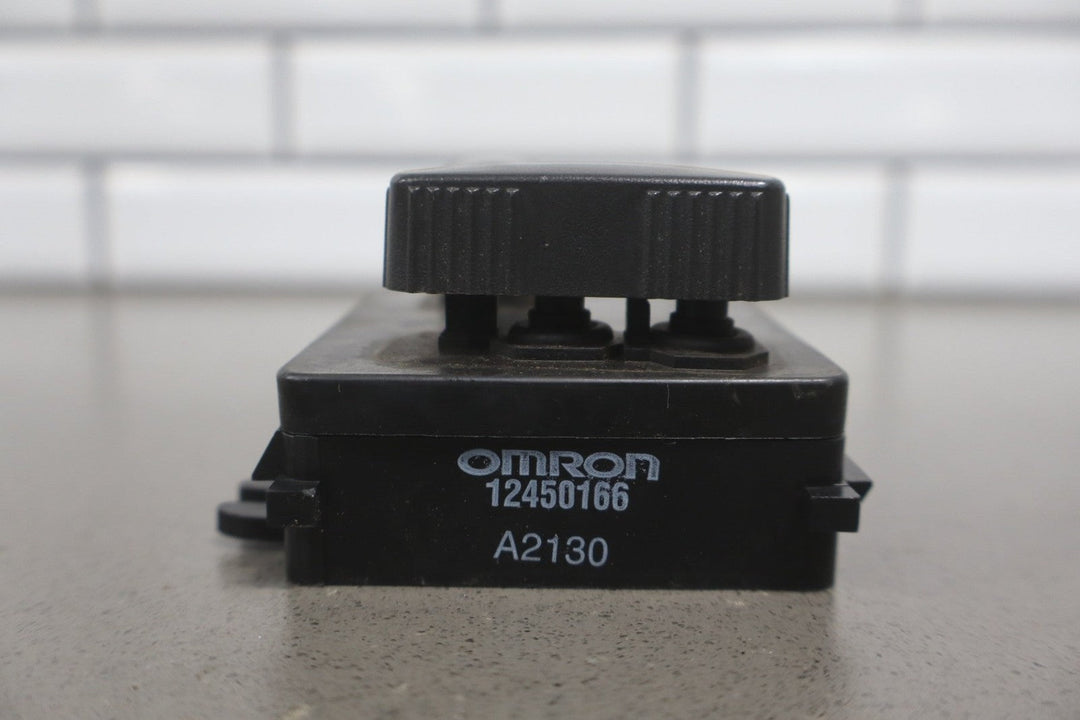 2003 - 2007 Hummer H2 - Driver Left Power Seat Adjuster Switch W/ Bezel 88942385