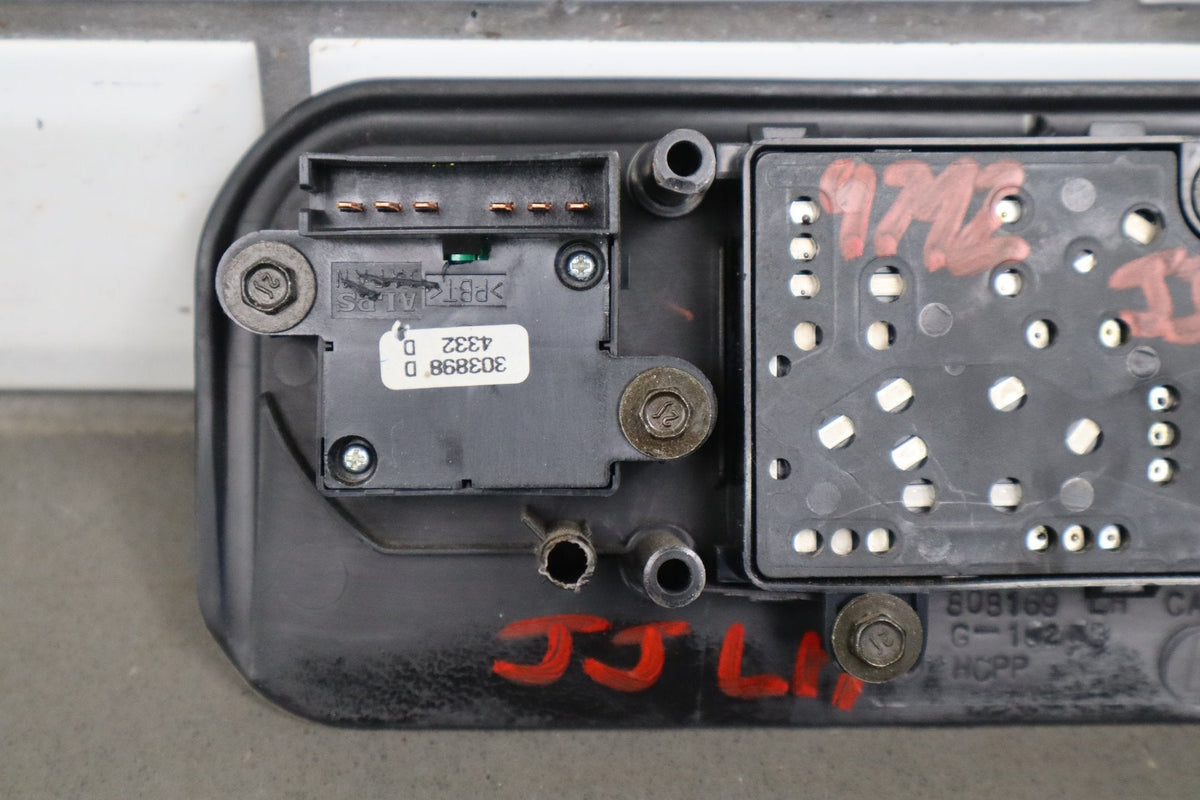 2003-2007 Hummer H2 - Driver Left Power Seat Adjuster Switch W/ Bezel 88942385
