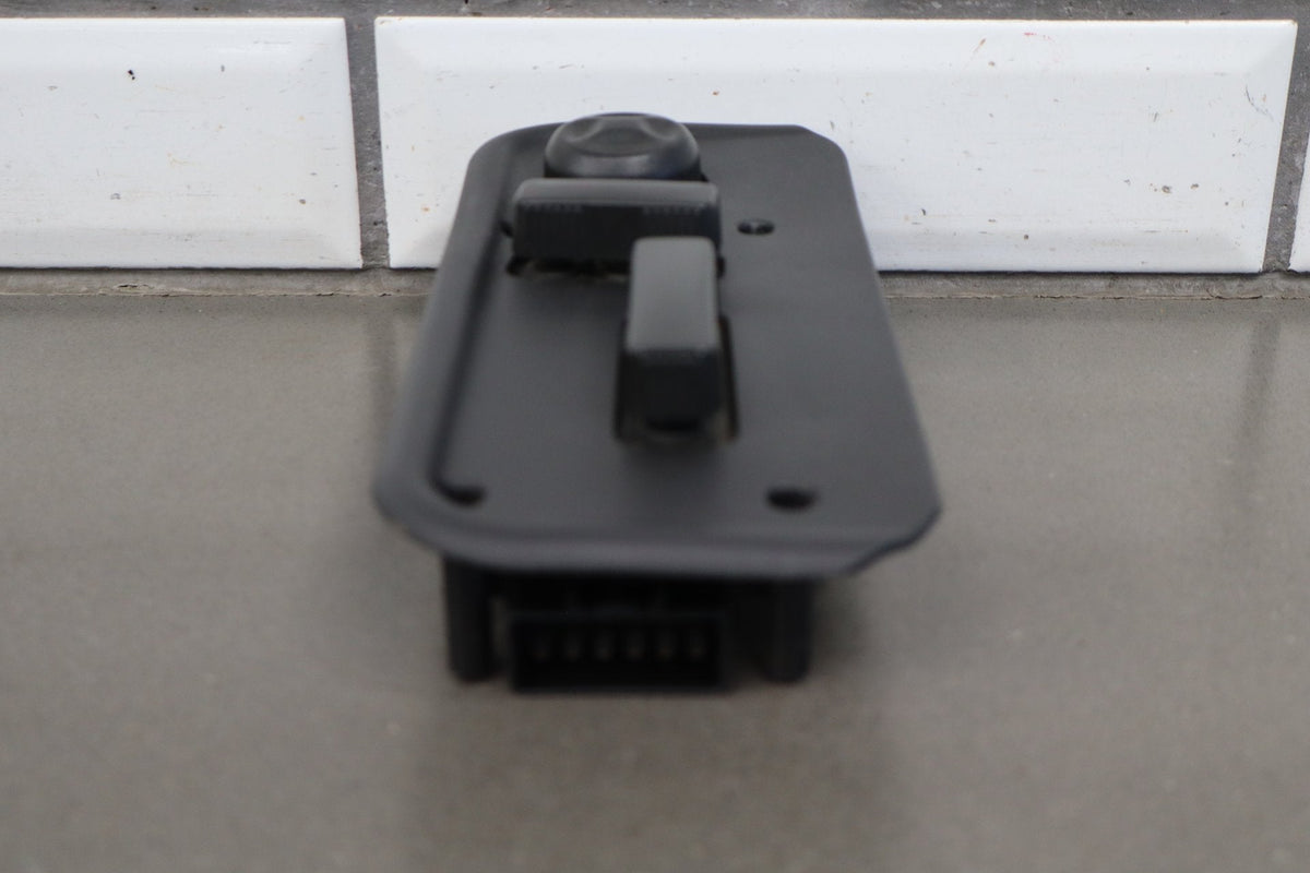 2003-2007 Hummer H2 - Driver Left Power Seat Adjuster Switch W/ Bezel 88942385