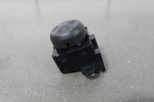 2003 - 2007 Hummer H2 - Driver Left Power Seat Adjuster Switch W/ Bezel 88942385