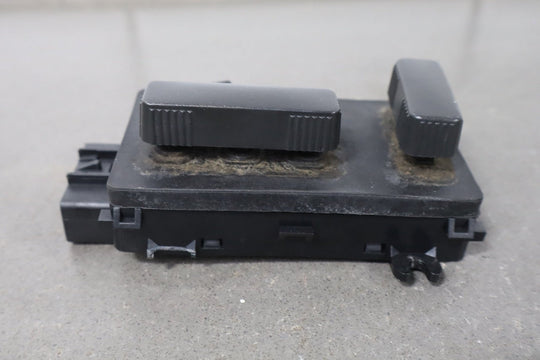 2003 - 2007 Hummer H2 - Driver Left Power Seat Adjuster Switch W/ Bezel 88942385