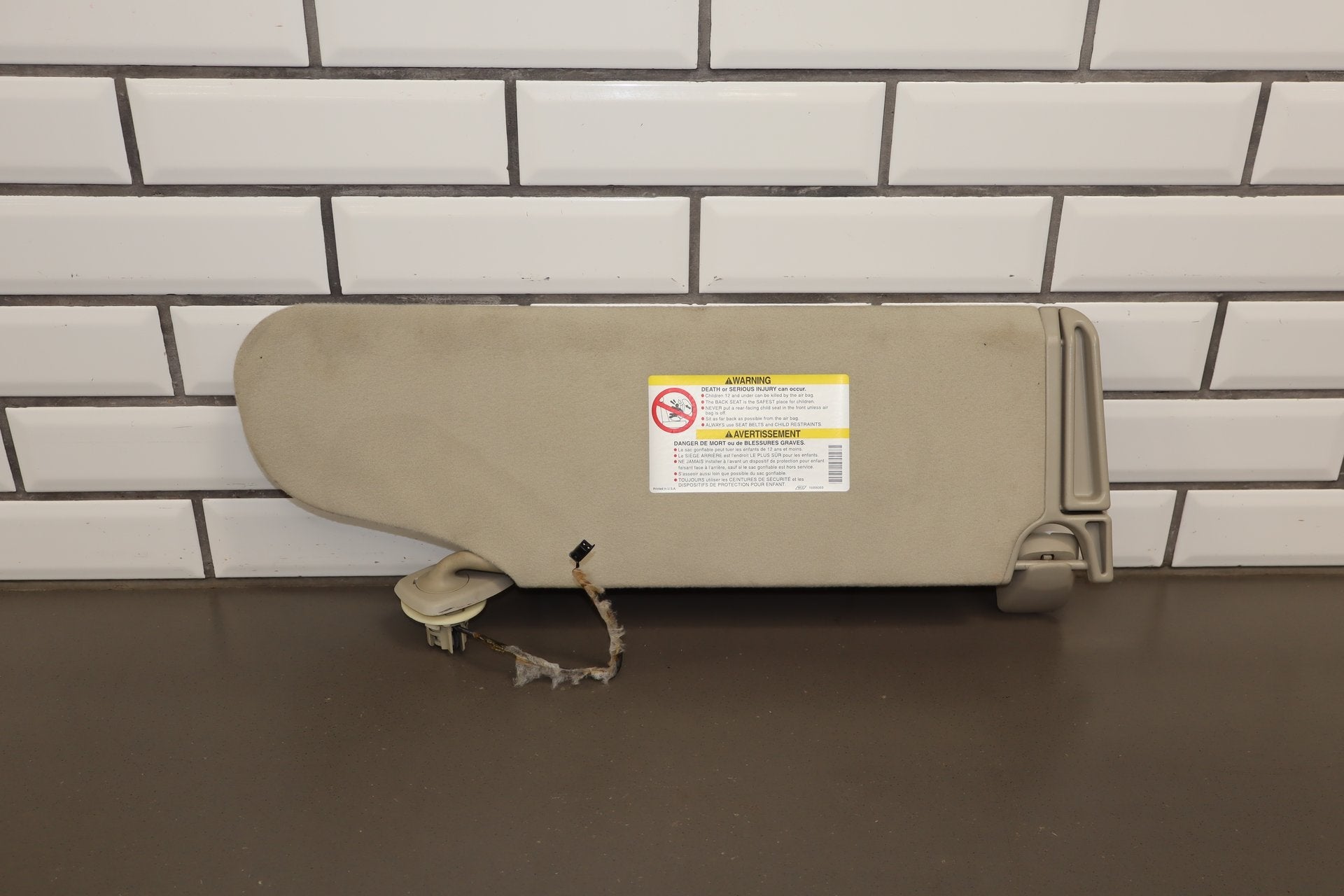 2003-2007 Hummer H2 Driver Sun Visor 15938026 OEM