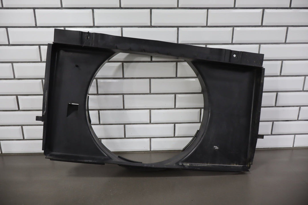 2003 - 2007 Hummer H2 Fan Shroud OEM *Cracked*