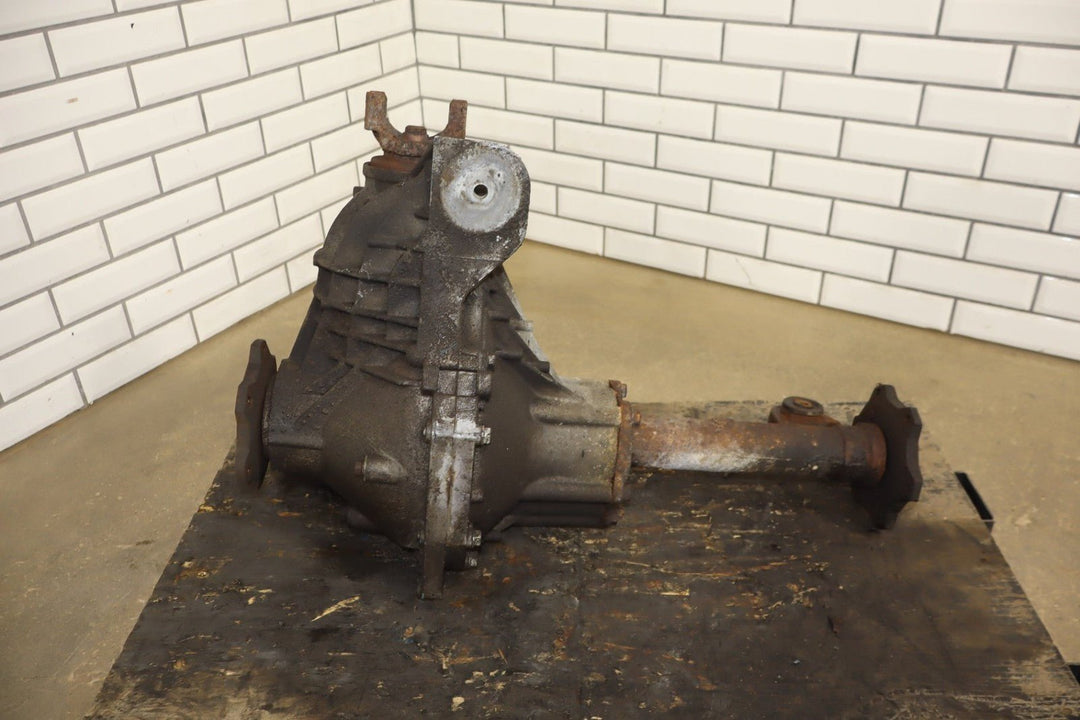 2003 - 2007 Hummer H2 Front Carrier Assembly 4.10 Ratio PN:25819234 211374 Miles