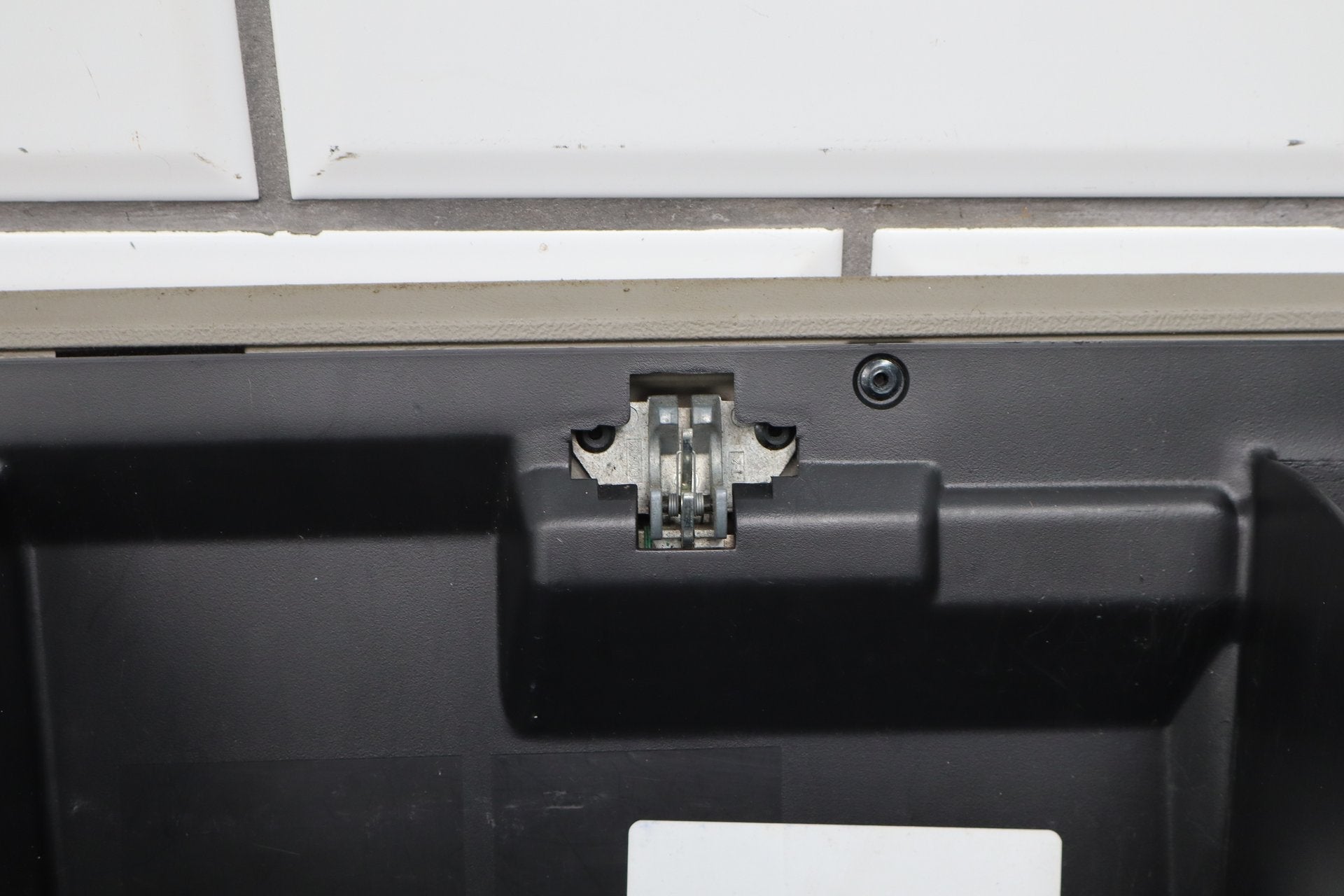 2003-2007 Hummer H2 - Glove Box