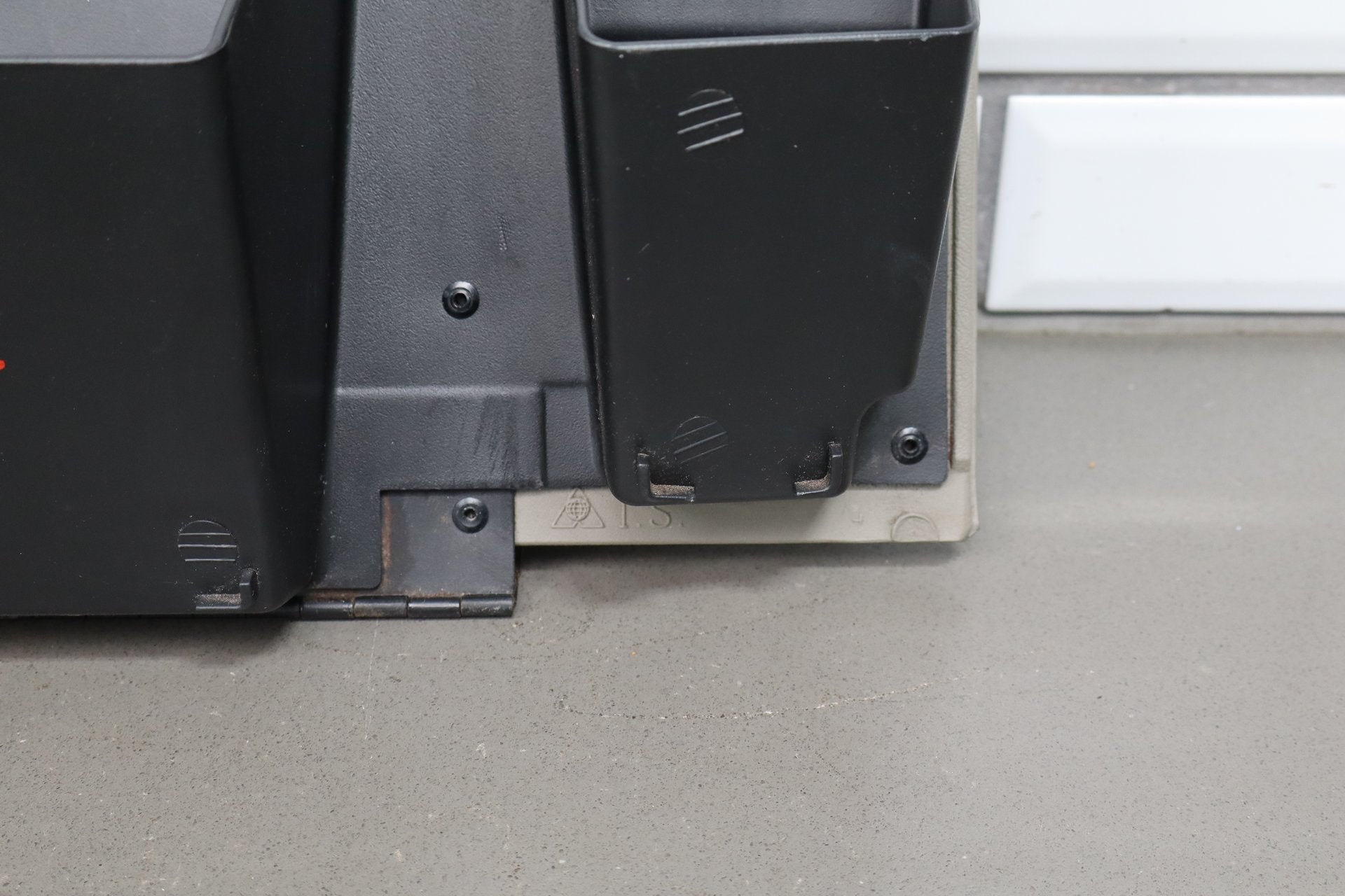 2003-2007 Hummer H2 - Glove Box