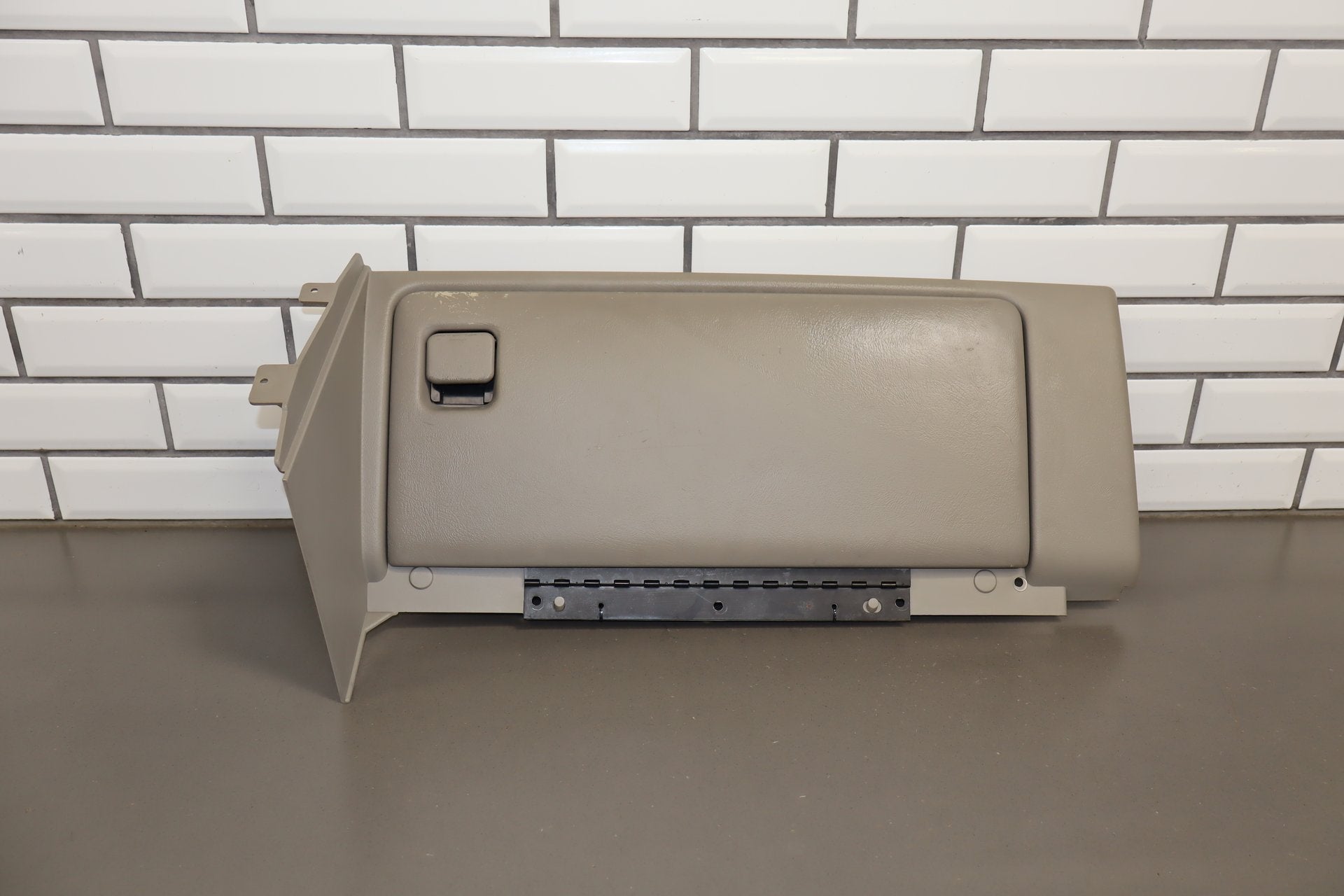 2003-2007 Hummer H2- Glove Box Wheat 502