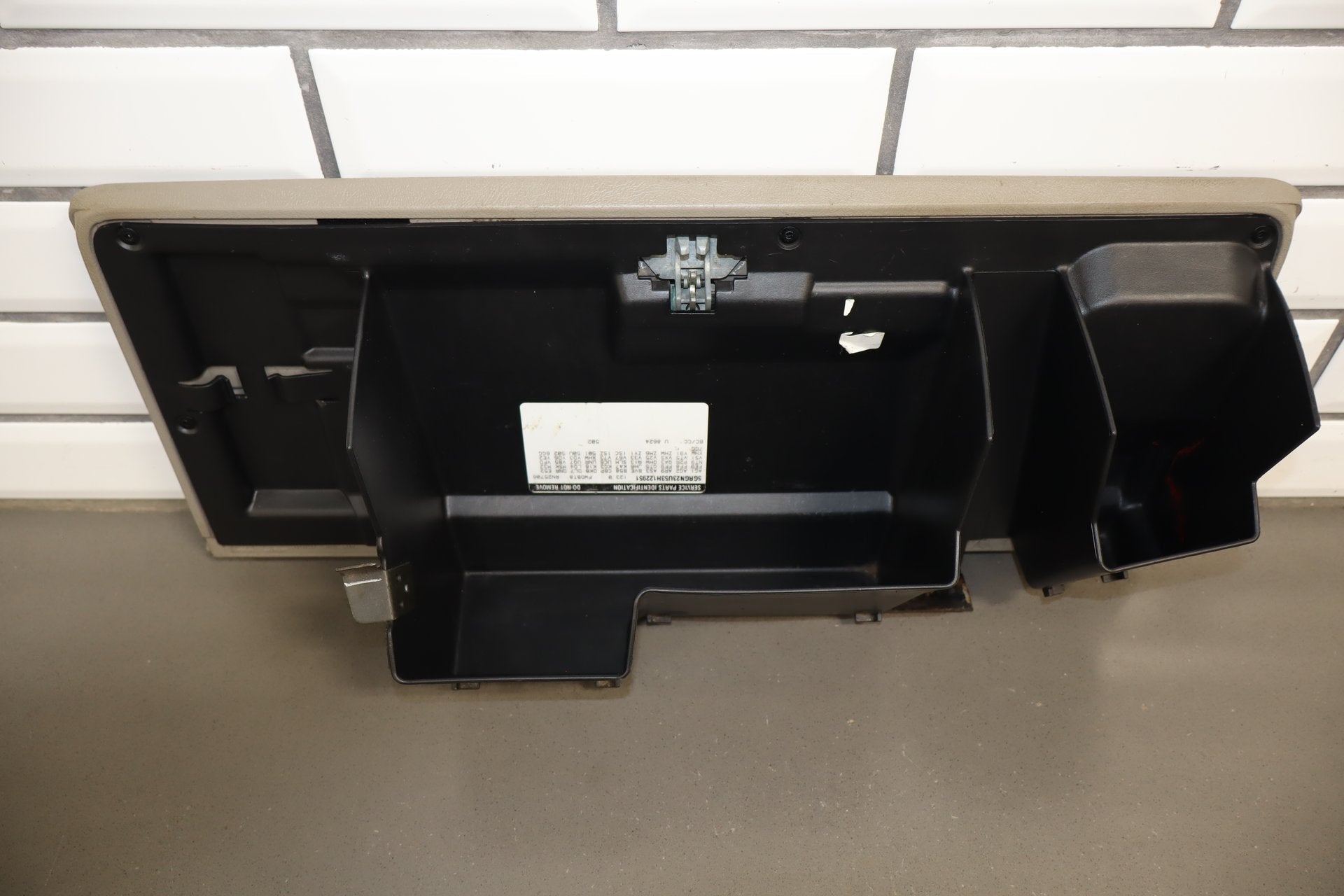 2003-2007 Hummer H2- Glove Box Wheat 502