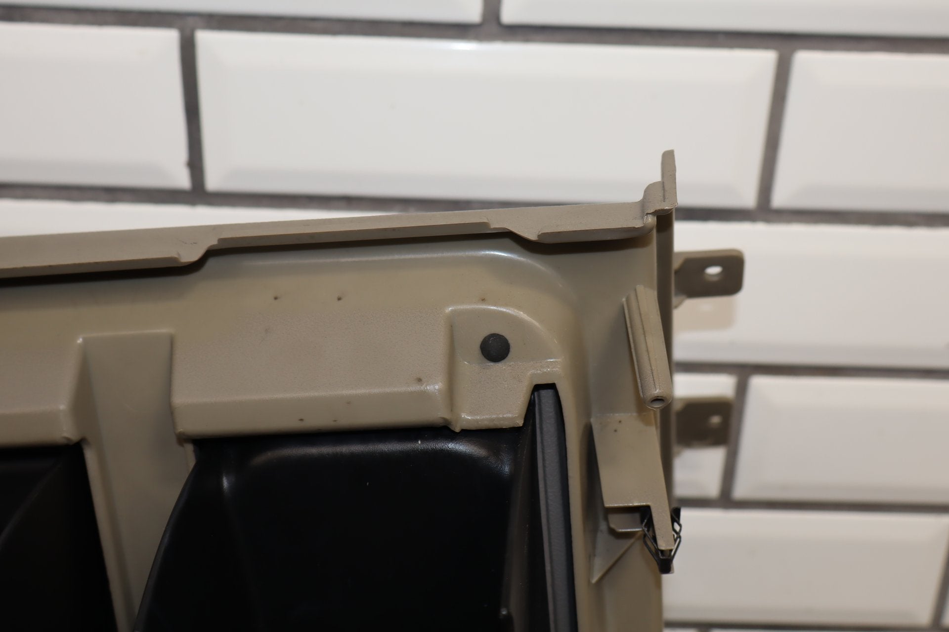 2003-2007 Hummer H2- Glove Box Wheat 502