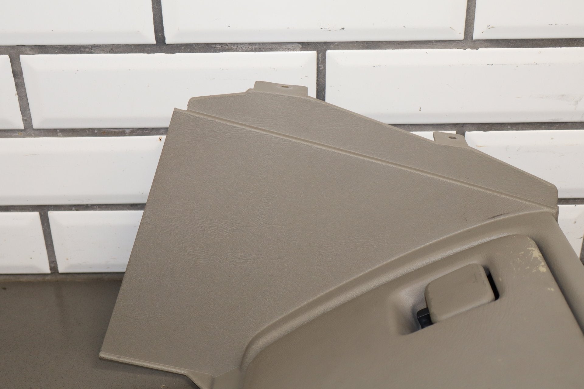 2003-2007 Hummer H2- Glove Box Wheat 502