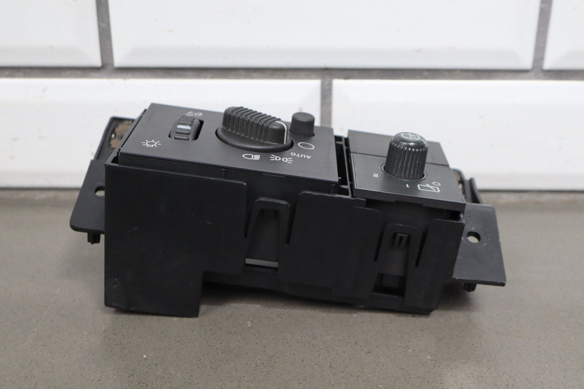 2003-2007 Hummer H2 Headlight Switch W/ Mount Panel