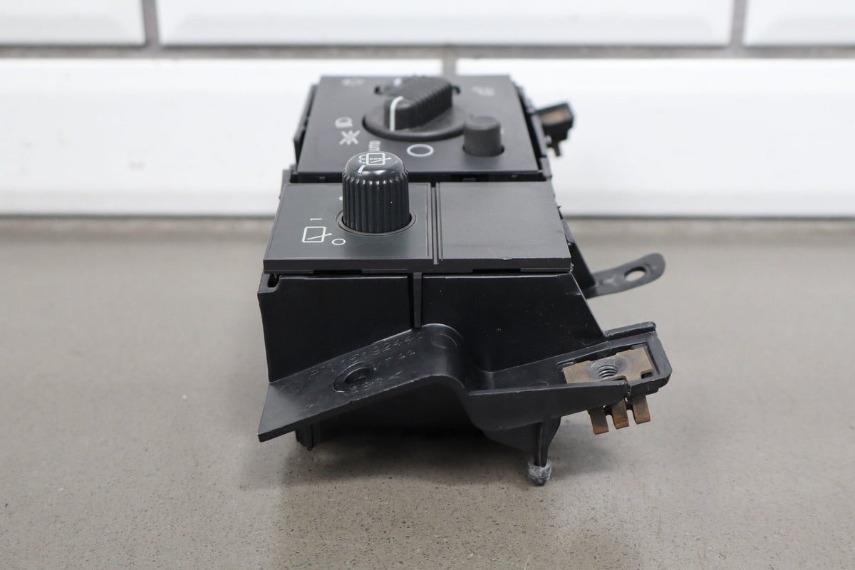 2003-2007 Hummer H2 Headlight Switch W/ Mount Panel