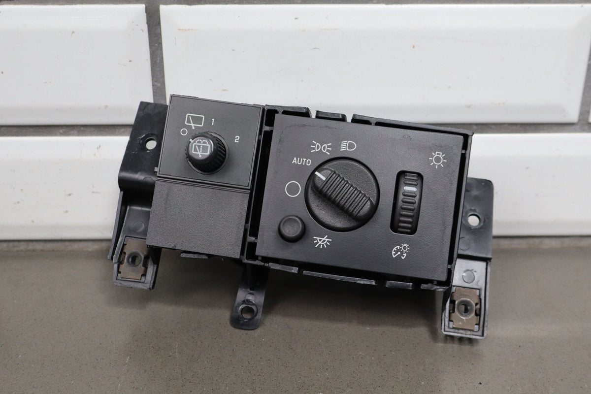2003-2007 Hummer H2 Headlight Switch W/ Mount Panel