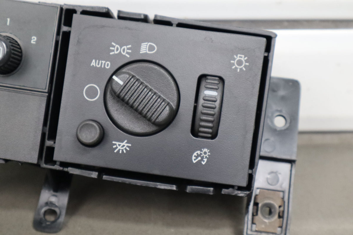 2003-2007 Hummer H2 Headlight Switch W/ Mount Panel