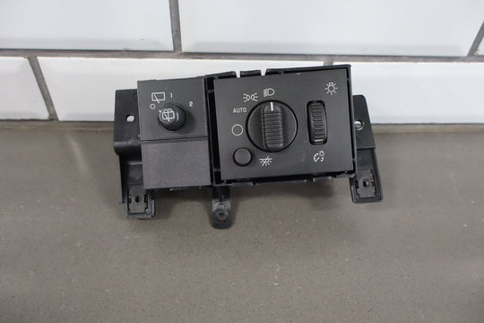 2003 - 2007 Hummer H2 Headlight Switch W/ Mount Panel