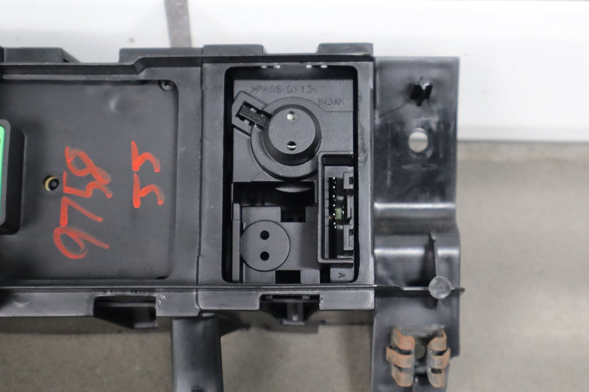 2003-2007 Hummer H2 Headlight Switch W/ Mount Panel