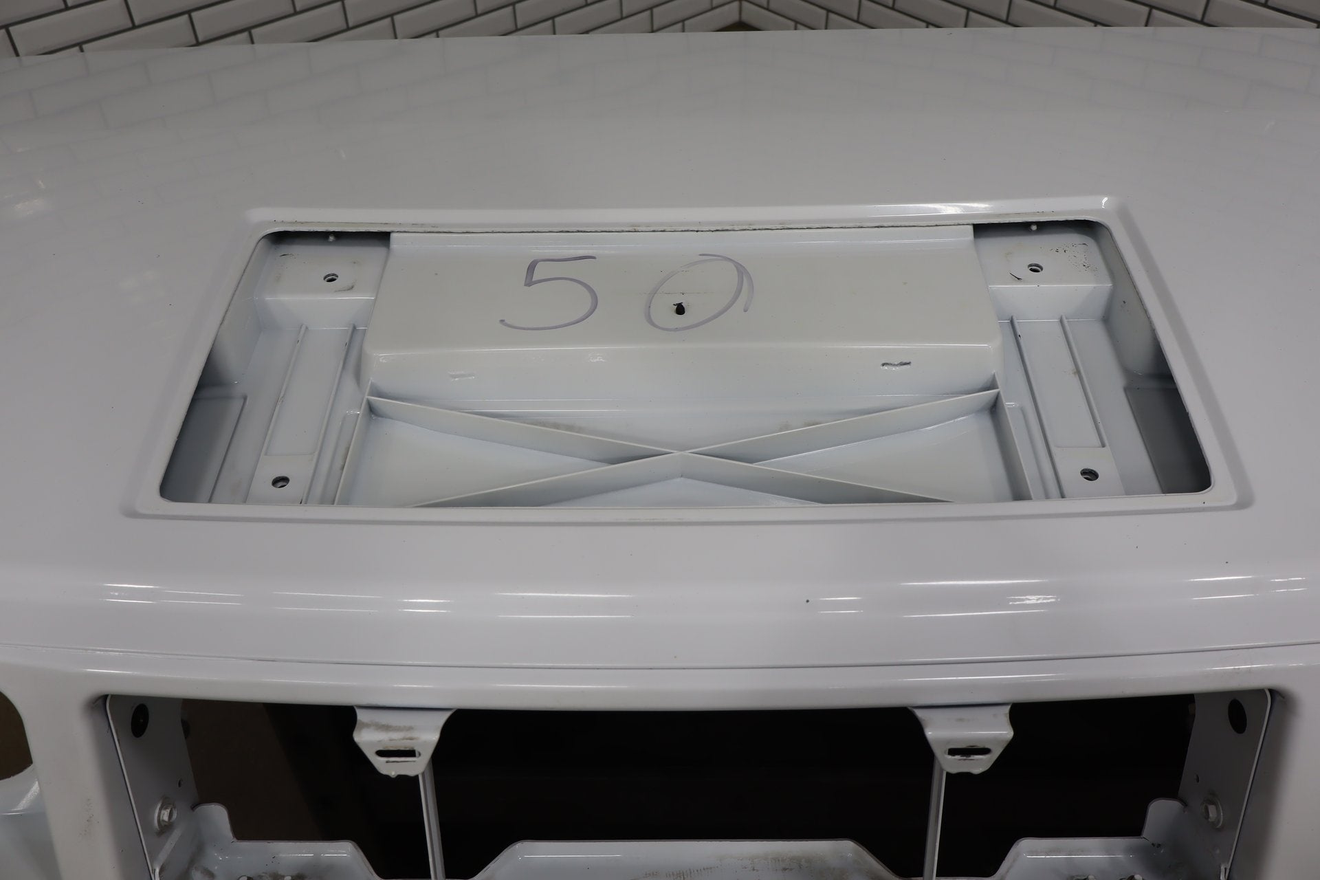 2003-2007 Hummer H2 Hood Olympic White 50 15927860