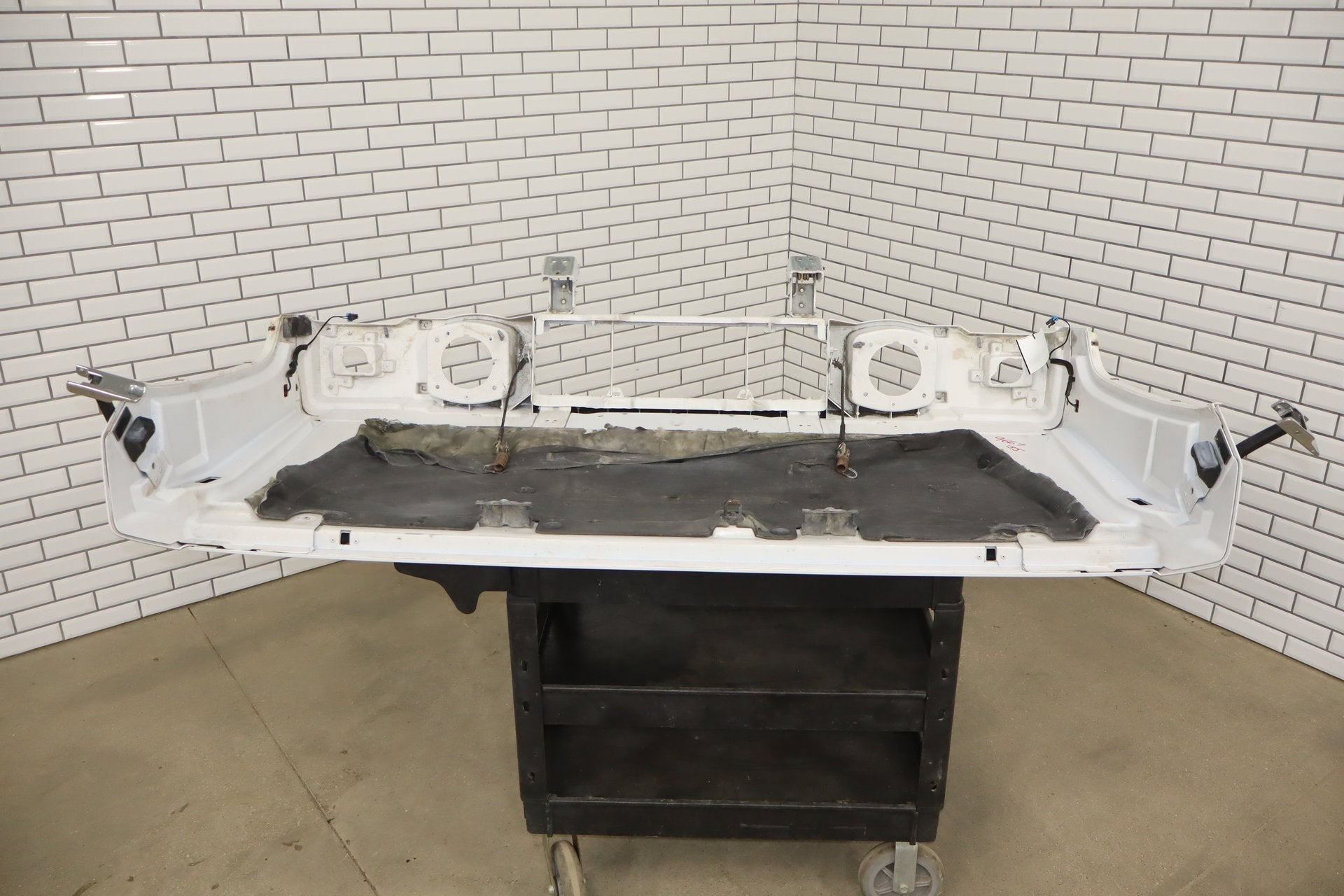 2003-2007 Hummer H2 Hood Olympic White 50 15927860