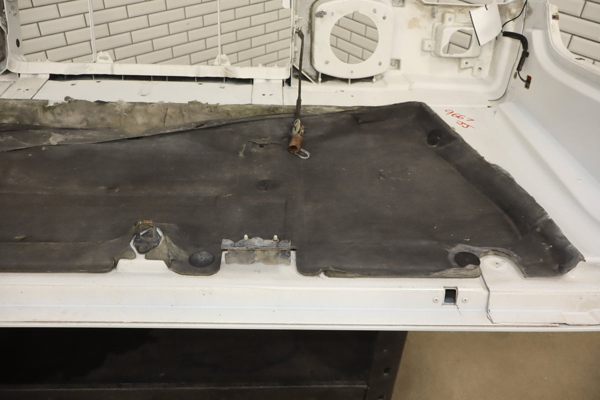 2003-2007 Hummer H2 Hood Olympic White 50 15927860