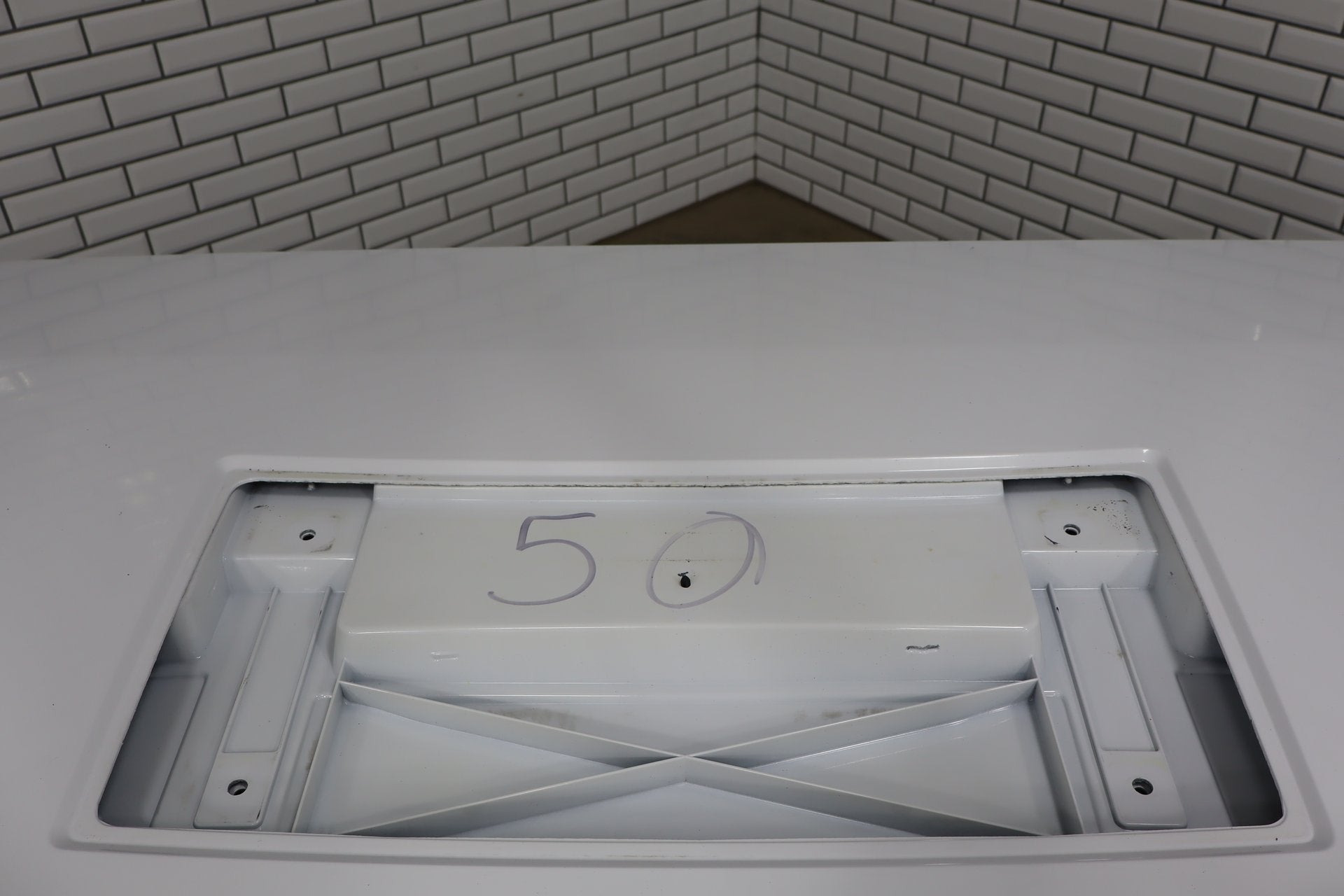 2003-2007 Hummer H2 Hood Olympic White 50 15927860