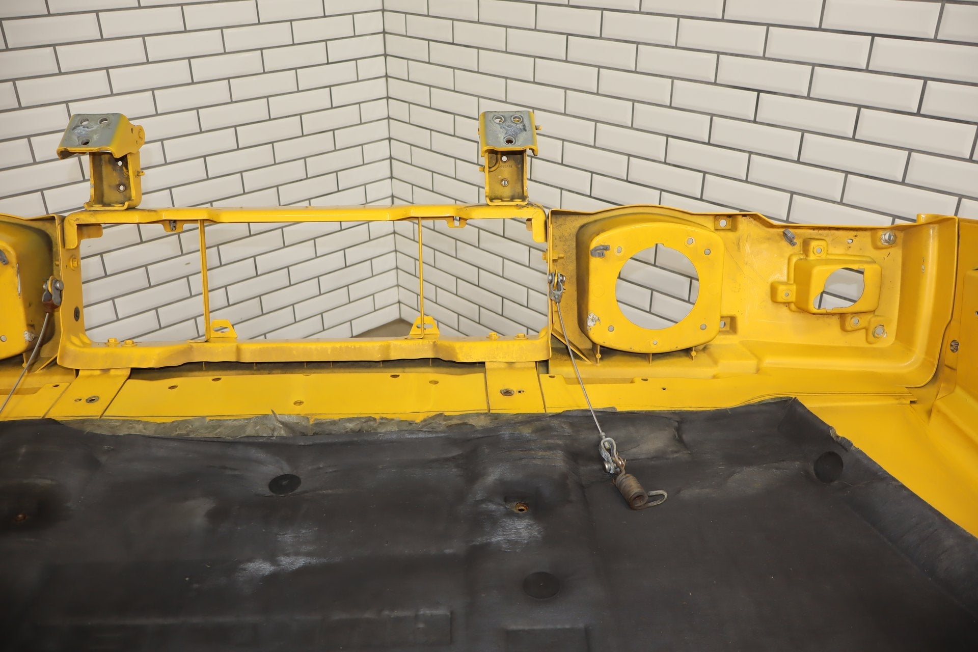 2003-2007 Hummer H2 Hood Yellow 41 15927860