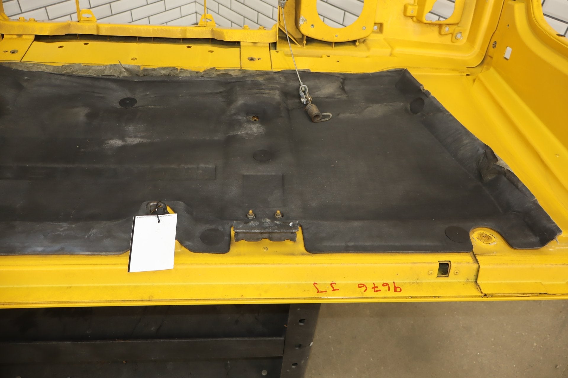 2003-2007 Hummer H2 Hood Yellow 41 15927860