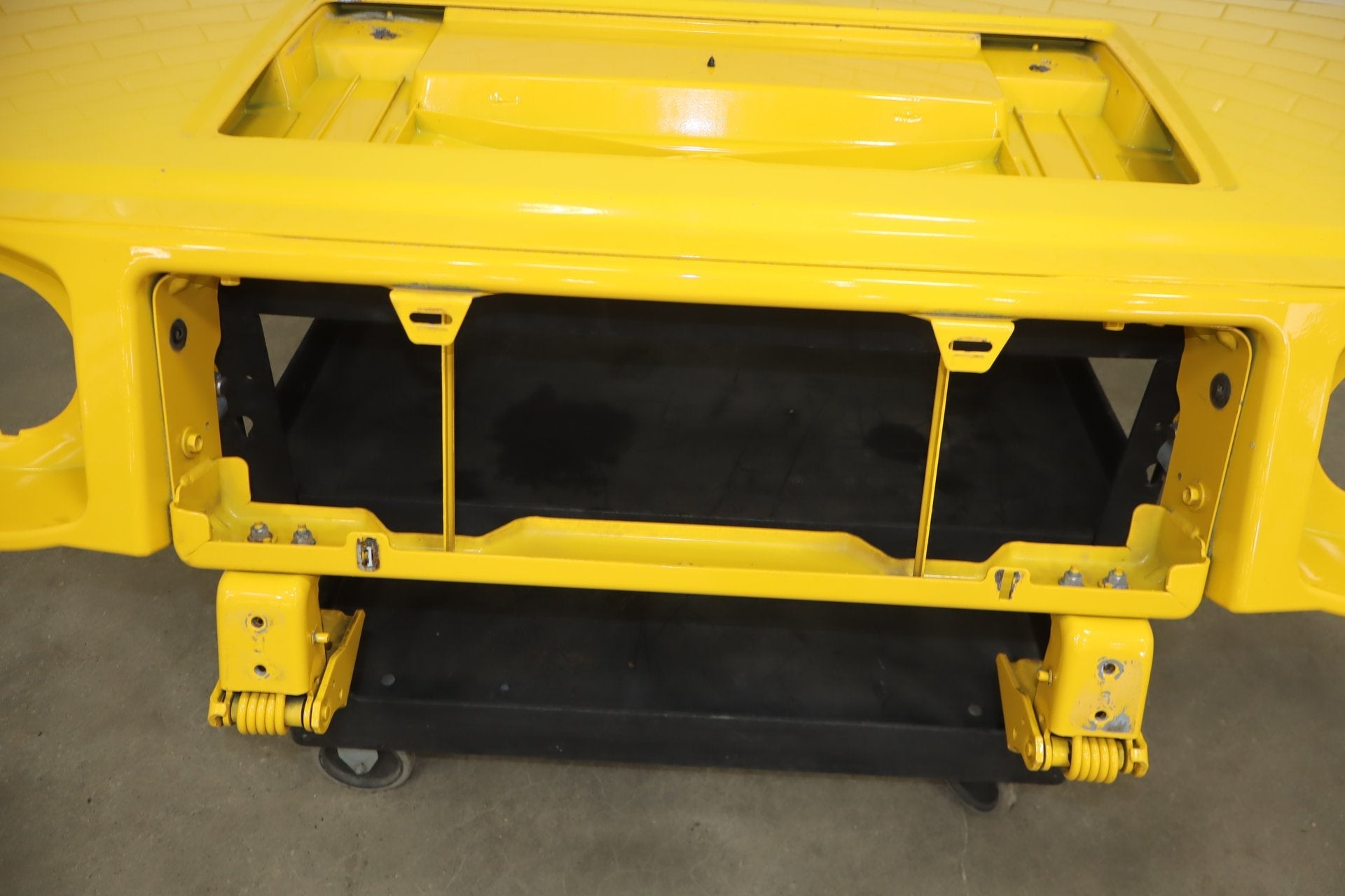 2003-2007 Hummer H2 Hood Yellow 41 15927860