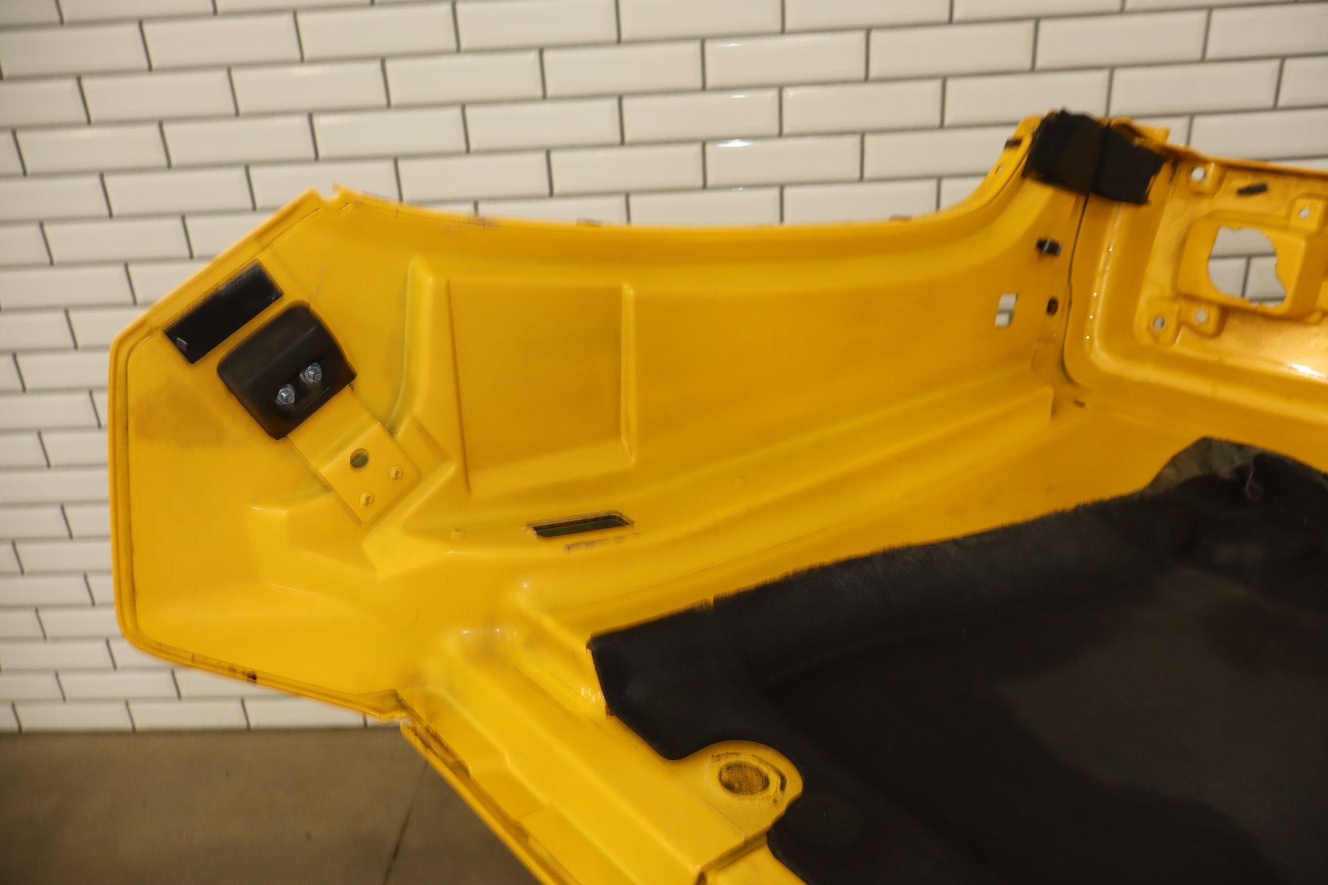 2003-2007 Hummer H2 Hood Yellow 43 15927860