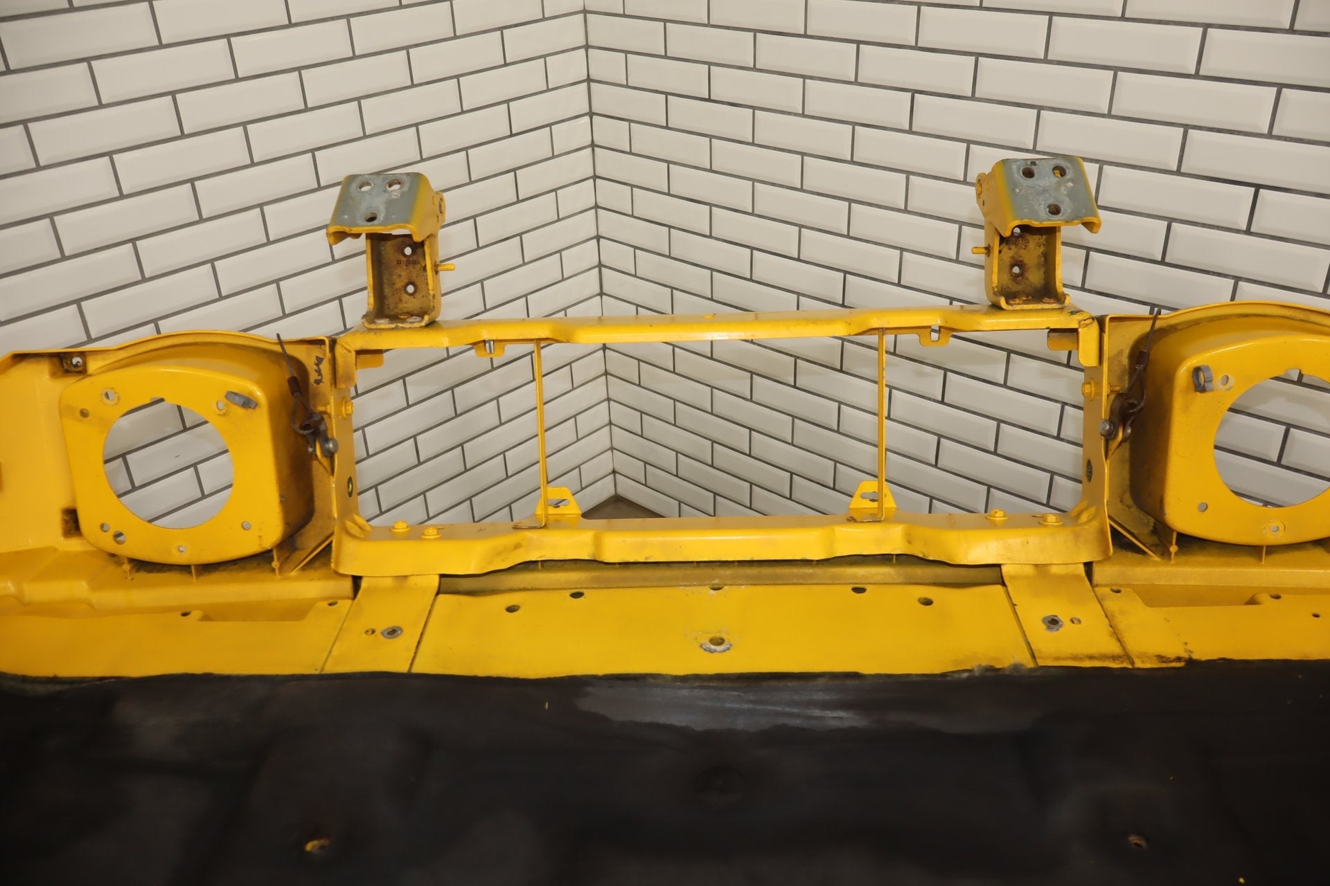 2003-2007 Hummer H2 Hood Yellow 43 15927860