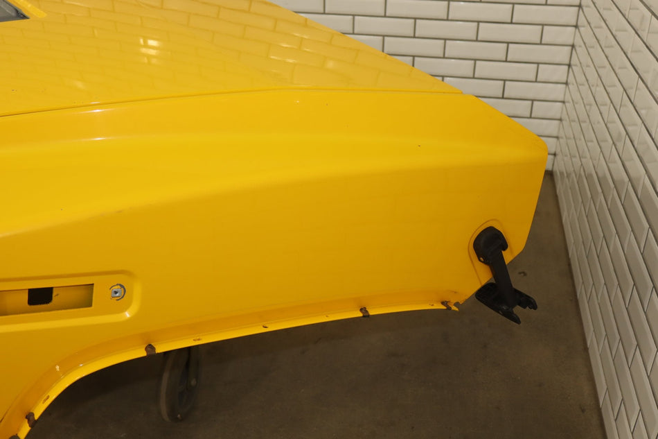 2003-2007 Hummer H2 Hood Yellow 43 15927860