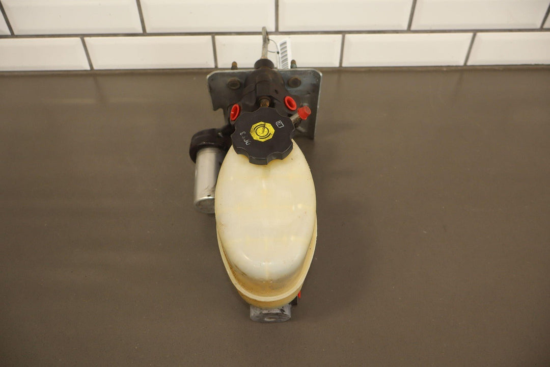 2003 - 2007 Hummer H2 Hydroboost Brake Power Booster Master Cylinder W/Reservoir