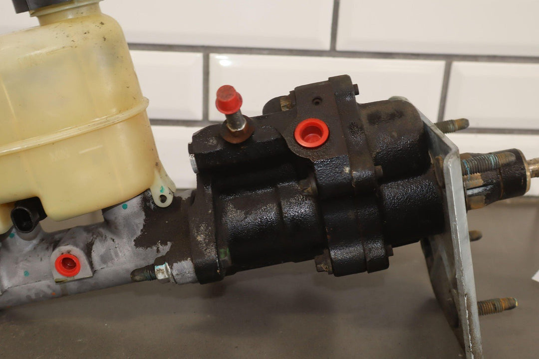 2003 - 2007 Hummer H2 Hydroboost Brake Power Booster Master Cylinder W/Reservoir