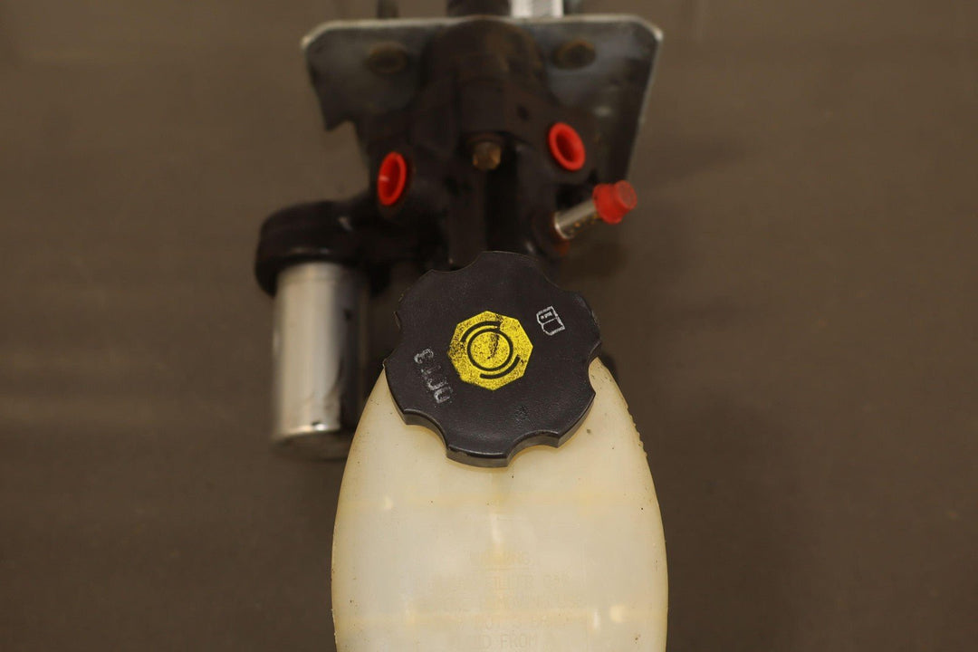 2003 - 2007 Hummer H2 Hydroboost Brake Power Booster Master Cylinder W/Reservoir