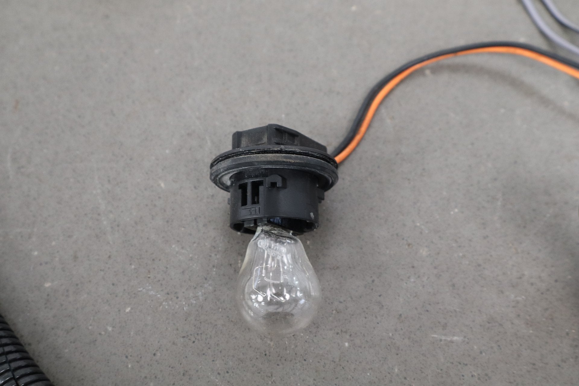 2003-2007 Hummer H2 - Left Driver Taillight Wiring Harness 12335954