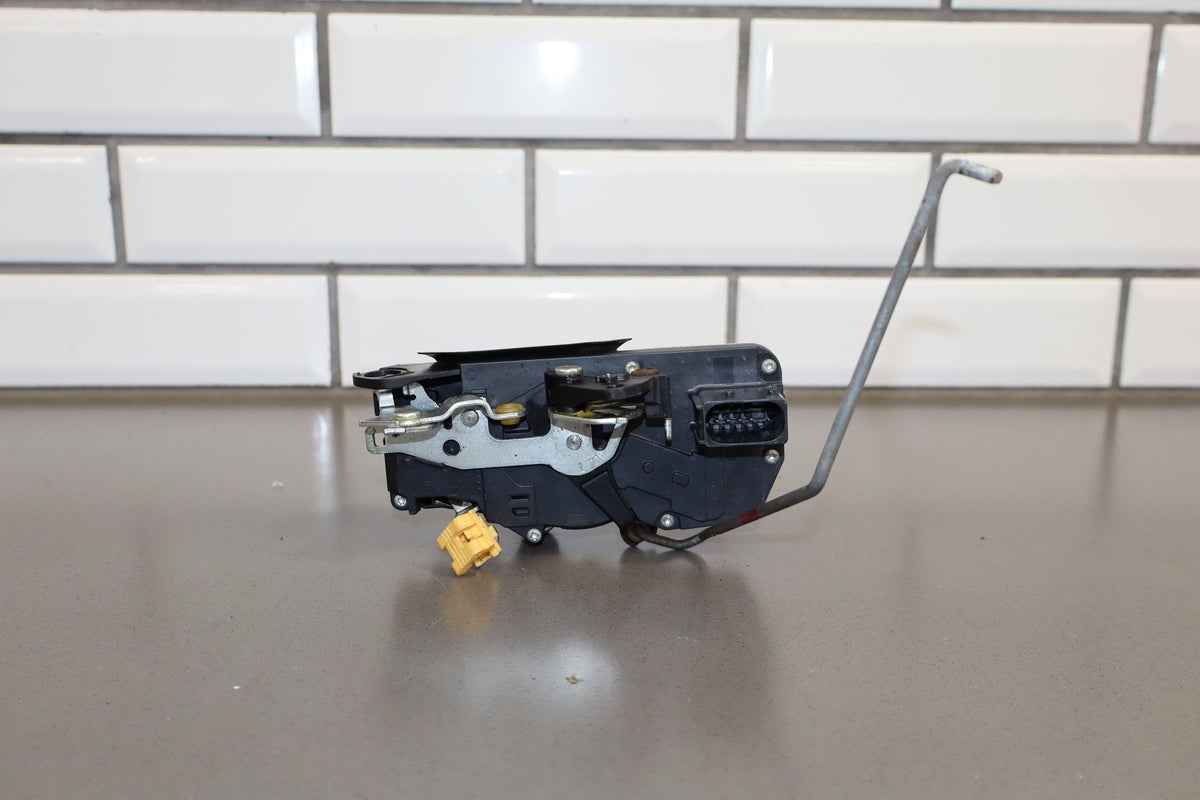 2003-2007 Hummer H2- Left Front Door Latch 15816392