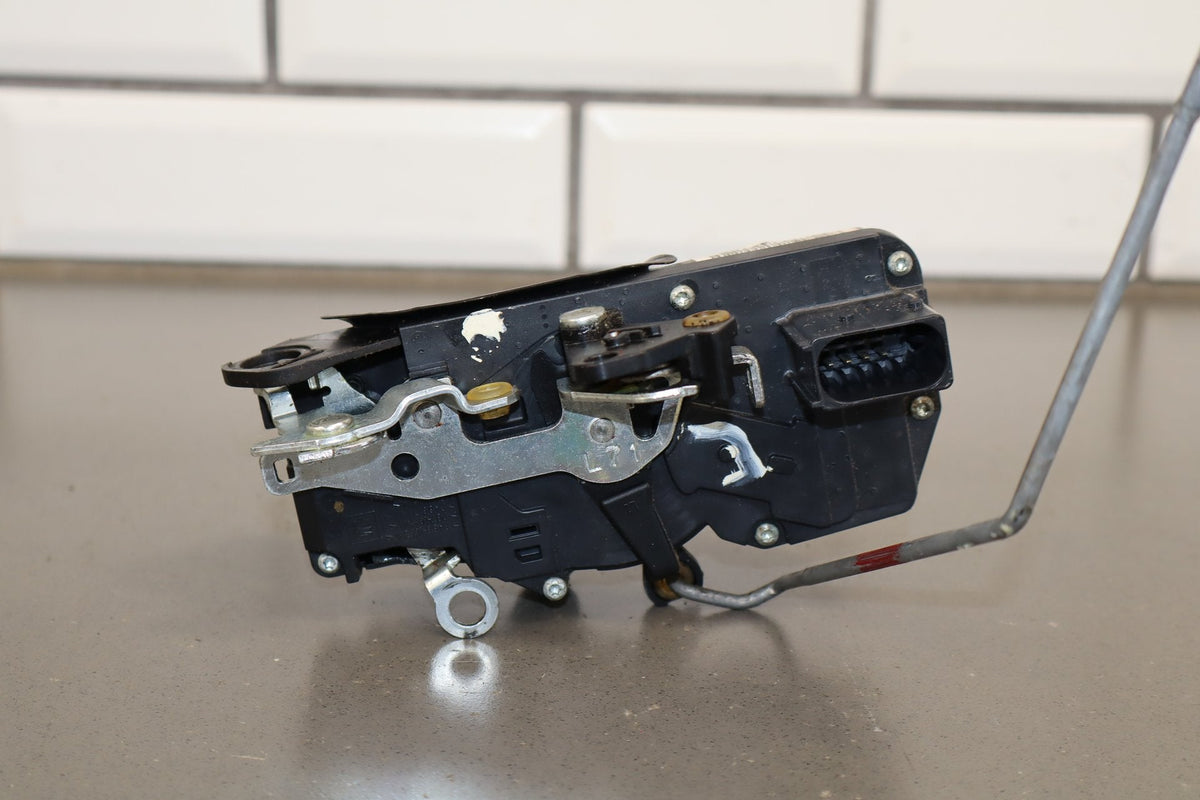 2003-2007 Hummer H2- Left Front Door Latch 15816392