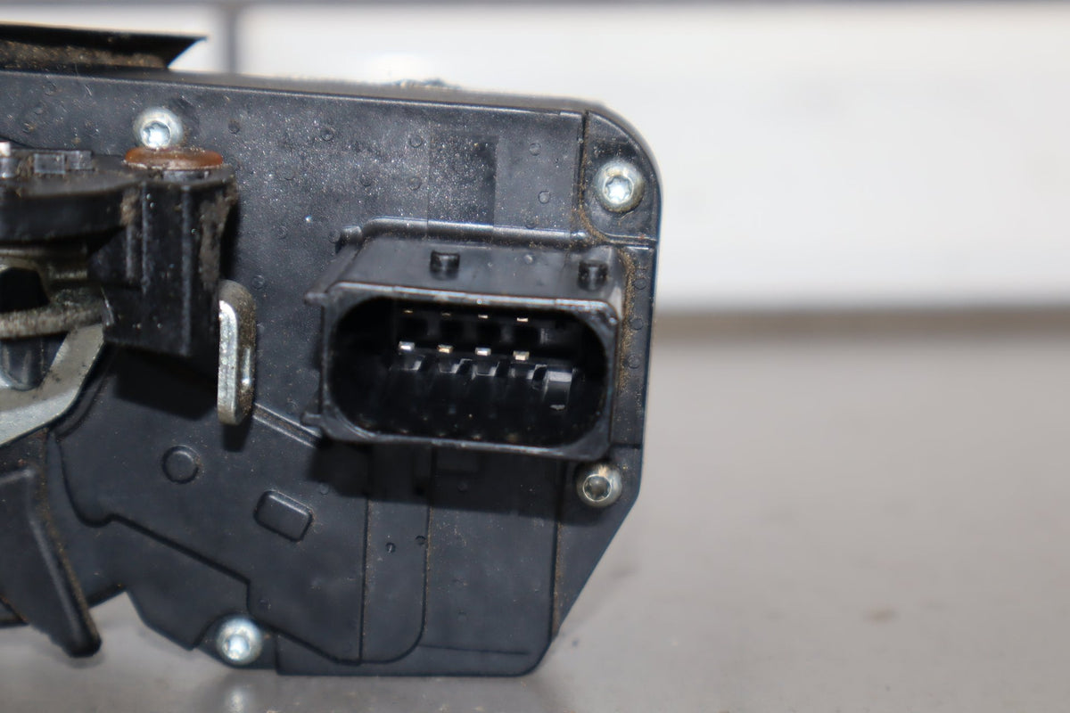 2003-2007 Hummer H2- Left Front Door Latch 15816392