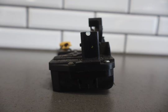 2003 - 2007 Hummer H2 - Left Front Door Latch 15816392