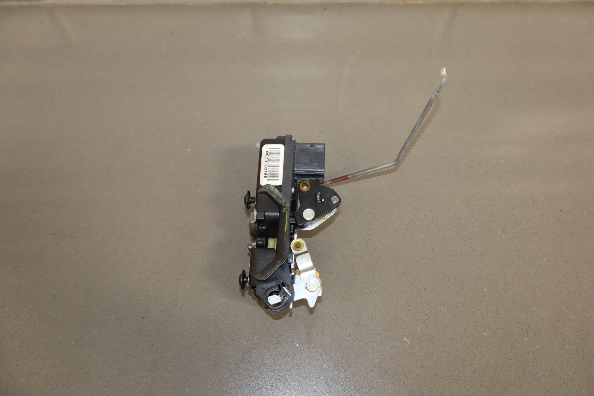 2003-2007 Hummer H2- Left Front Door Latch 15816392