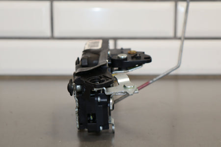 2003-2007 Hummer H2- Left Front Door Latch 15816392