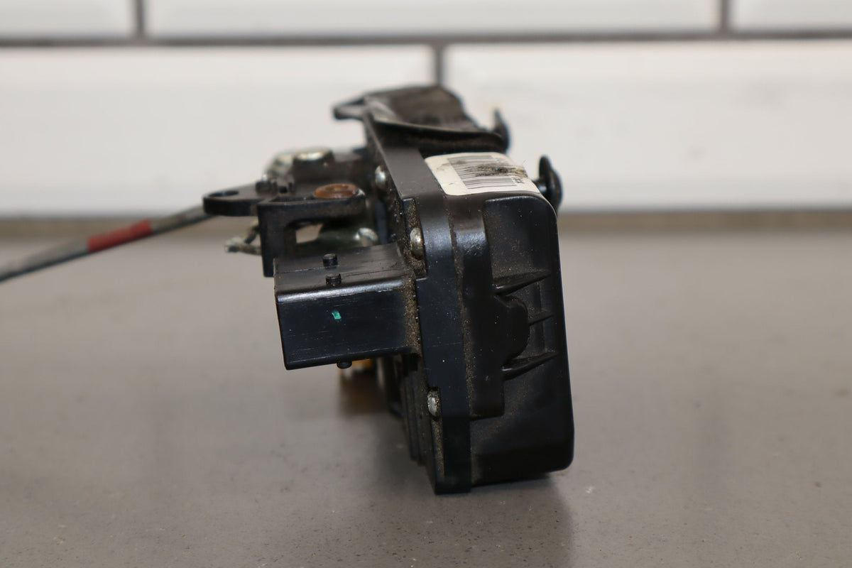 2003-2007 Hummer H2- Left Front Door Latch 15816392