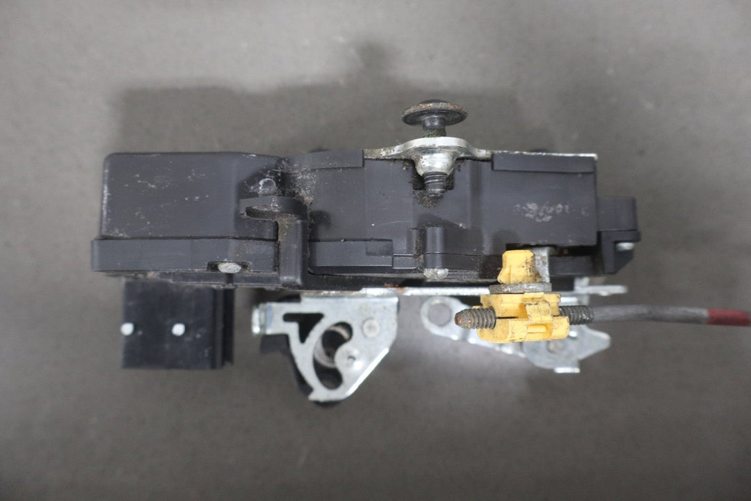 2003 - 2007 Hummer H2 - Left Front Door Latch 15816392