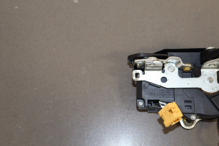 2003-2007 Hummer H2- Left Front Door Latch 15816392