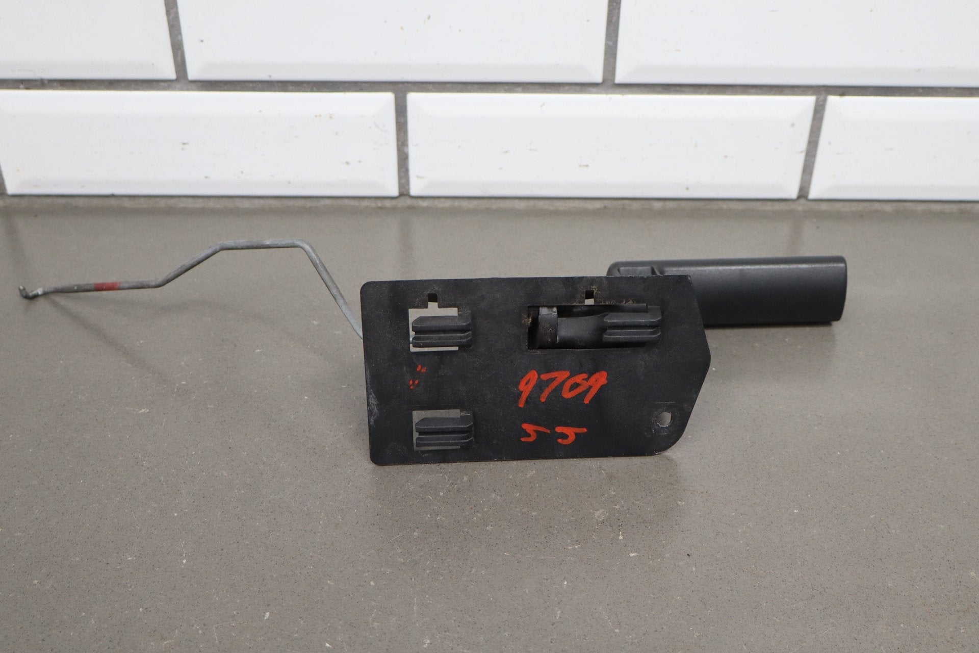 2003-2007 Hummer H2 - Left Front Door Latch 15816392