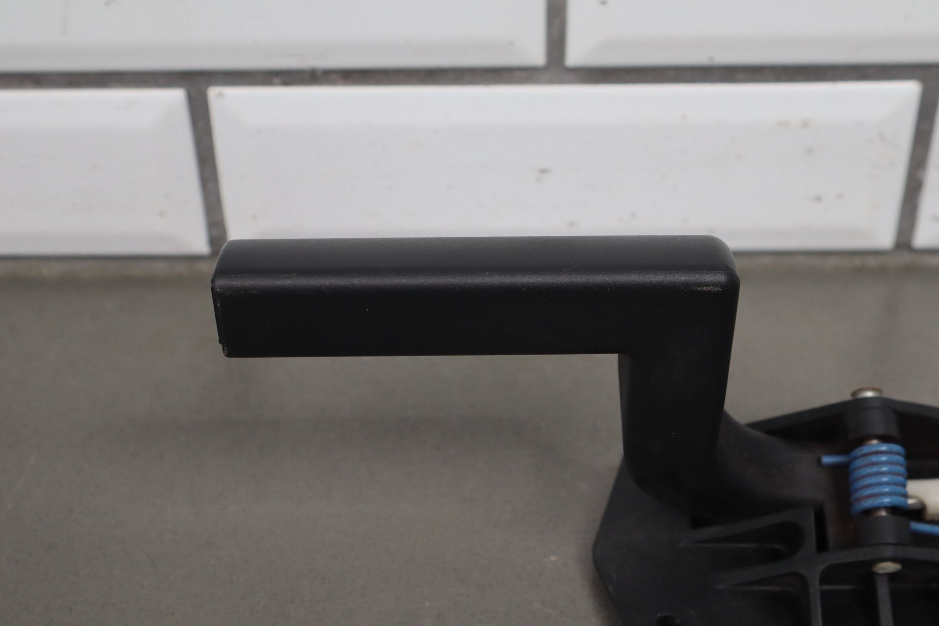 2003-2007 Hummer H2 - Left Front Door Latch 15816392