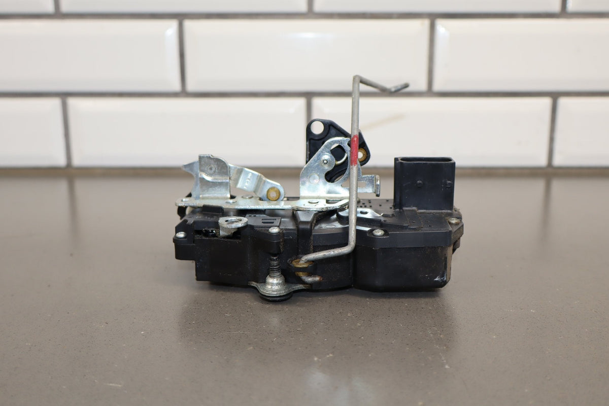 2003-2007 Hummer H2- Left Front Door Latch 15816392